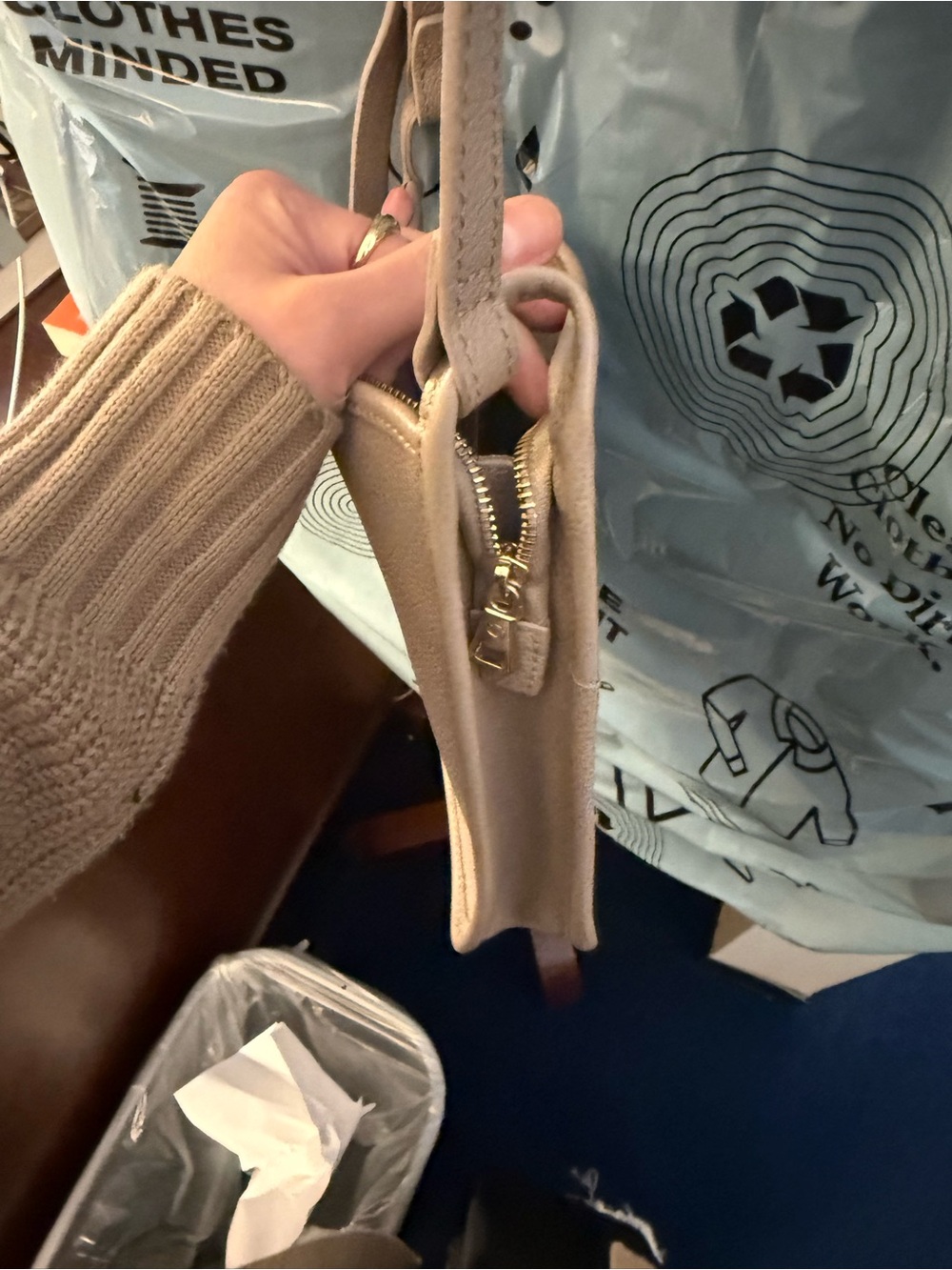 Longchamp Le Foulonné Small Zip Leather Crossbody in grey/taupe - Picture 9 of 12
